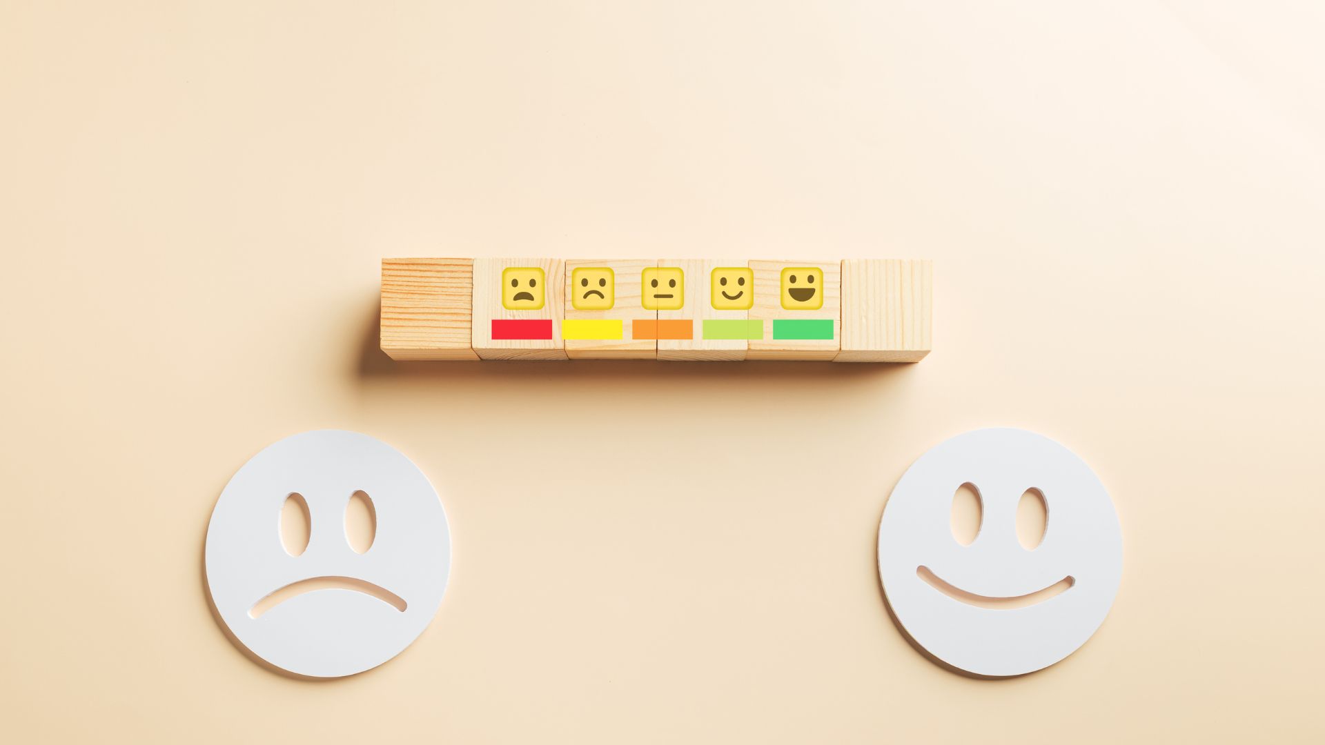 a smiley and frowny face indicating uswer experience